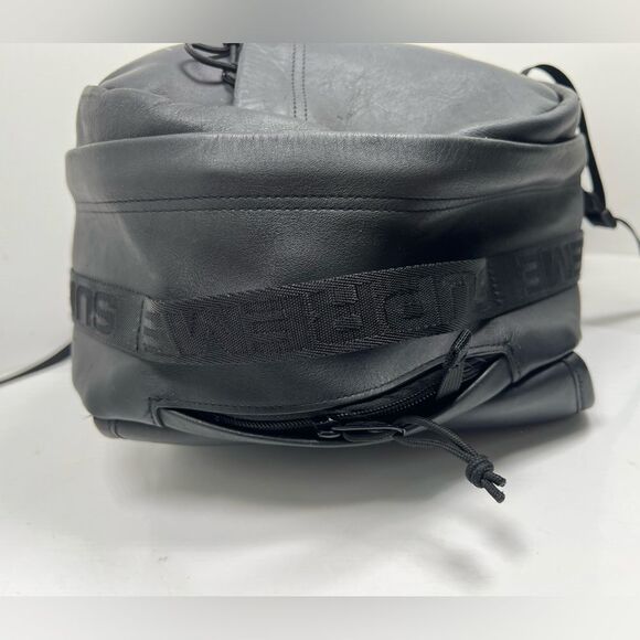 Supreme Black Backpack - Picture 5 of 9